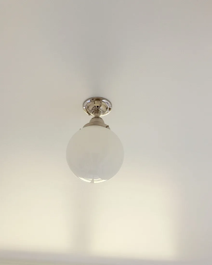 Badrumslampa - Lundkvist 80 nickel, klotskärm