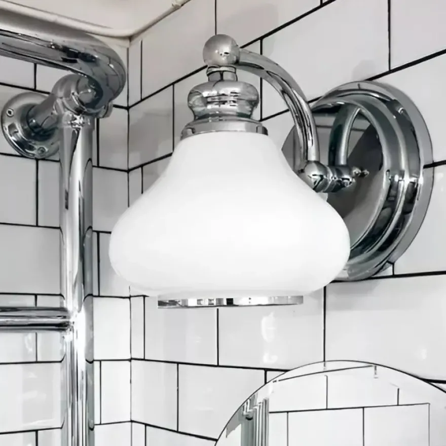 Badrumslampa - Vägglampa Frogmore krom/vit