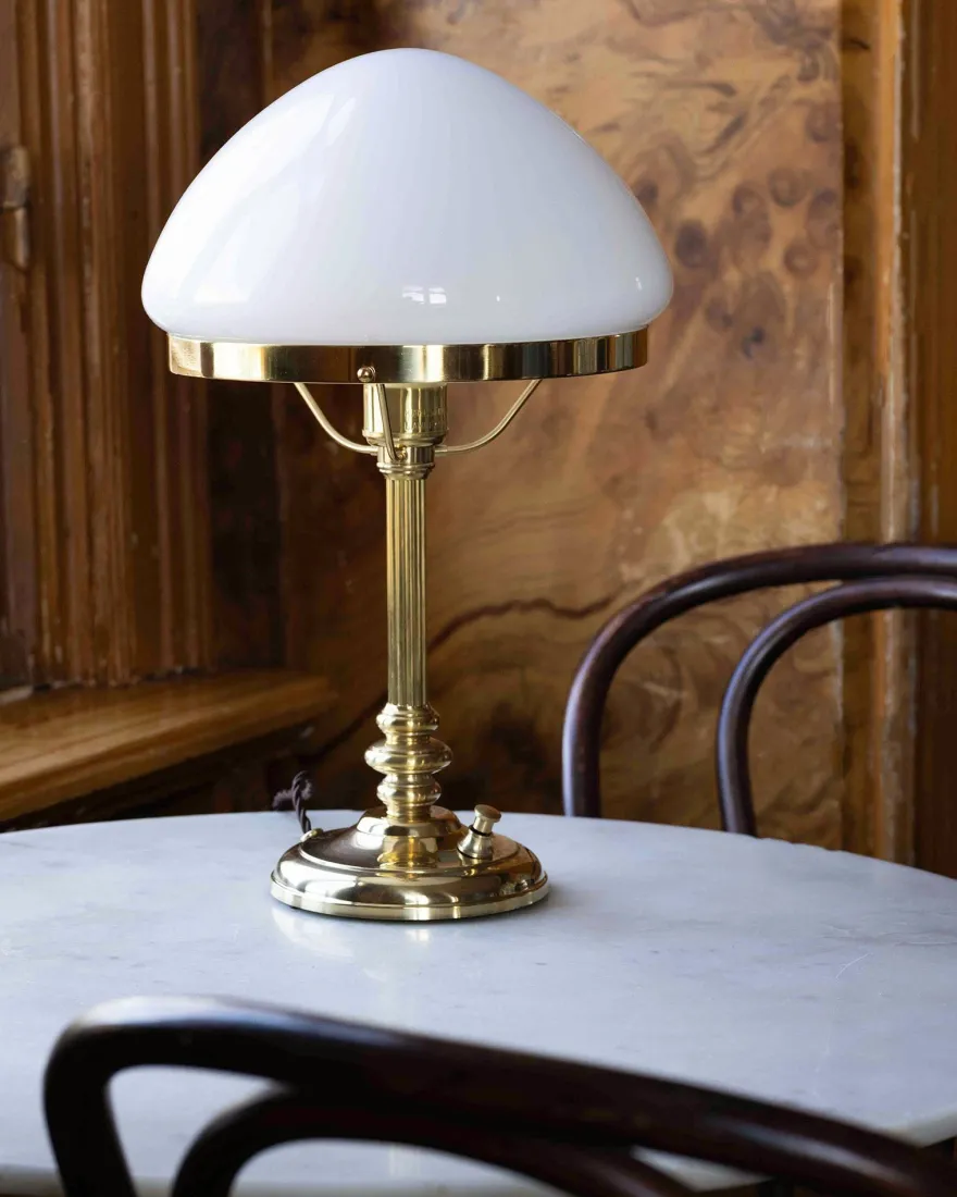 Bordslampa - Karlfeldt mässing, toppig vit