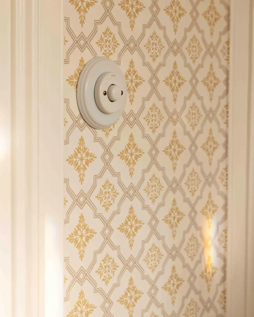 Dimmer LED 4-100W universal vitt porslin - Fontini infällt