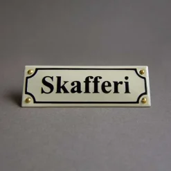 Emaljskylt - Skafferi vit/svart