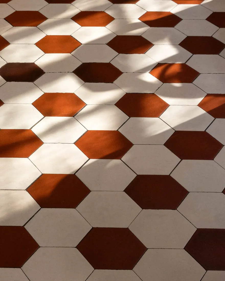 Hexagonklinker - 15 x 15 cm vit/röd