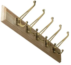 Kroklist 65 cm furu med klassisk klädkrok, mässing