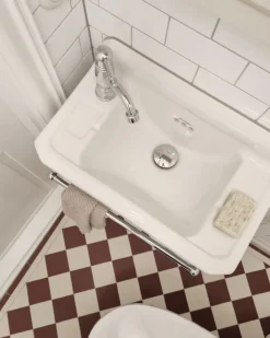 Tvättställ Burlington - Edwardian JR 51 cm med handduksstång