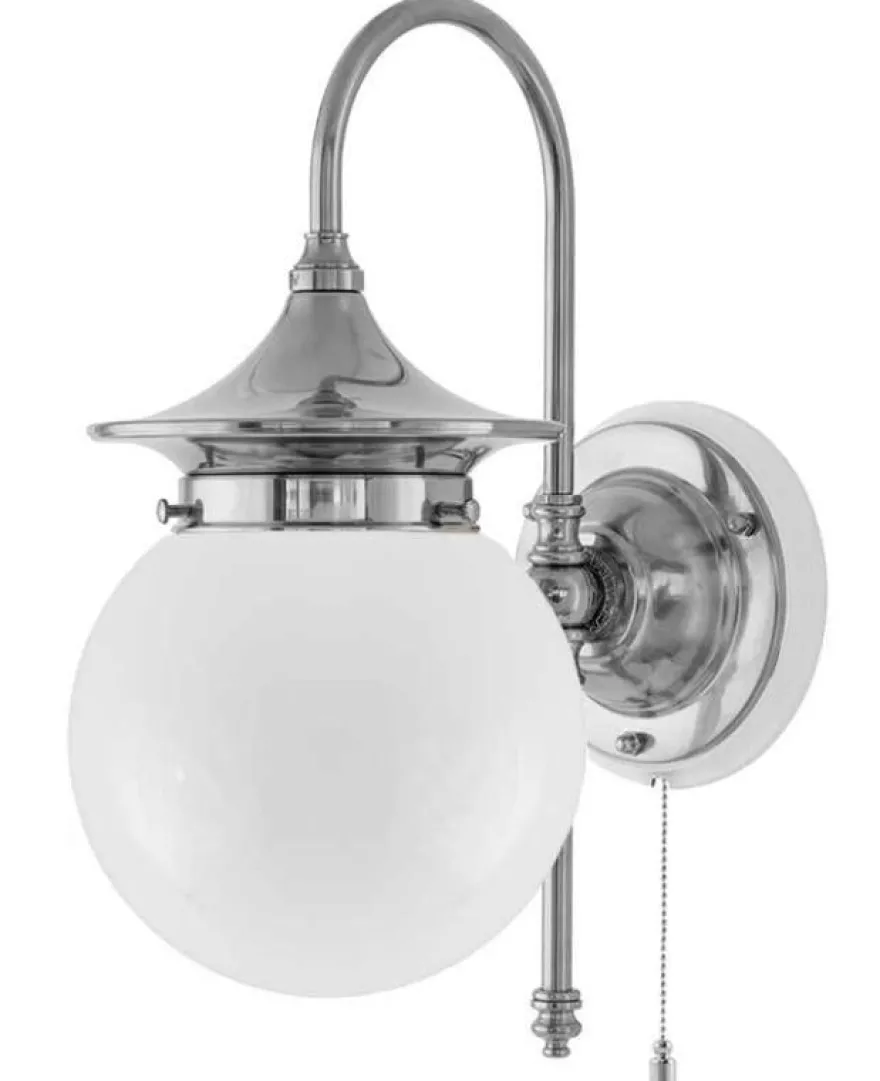 Vägglampa - Fryxell nickel, opalvit klot