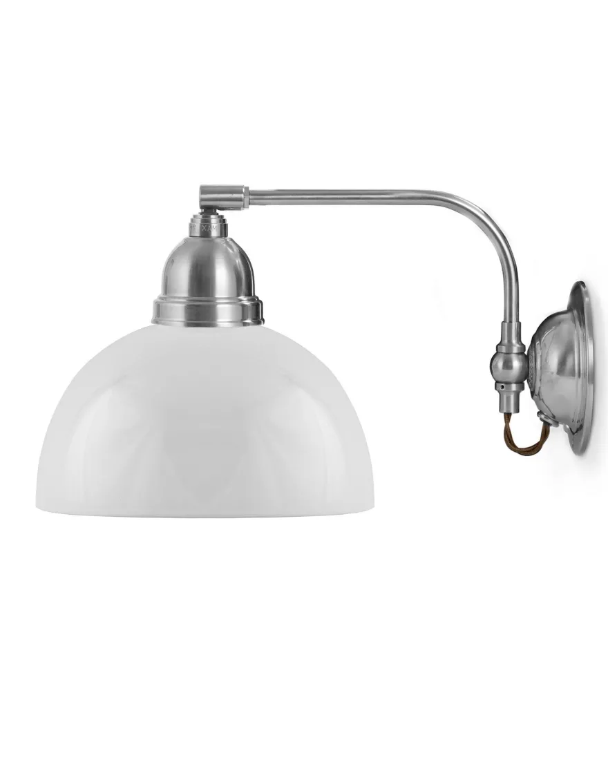 Vägglampa - Gripenberg nickel, opalvit halvsfär, brun