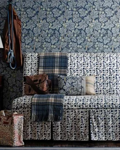 William Morris & Co. Tapet - Bramble Indigo