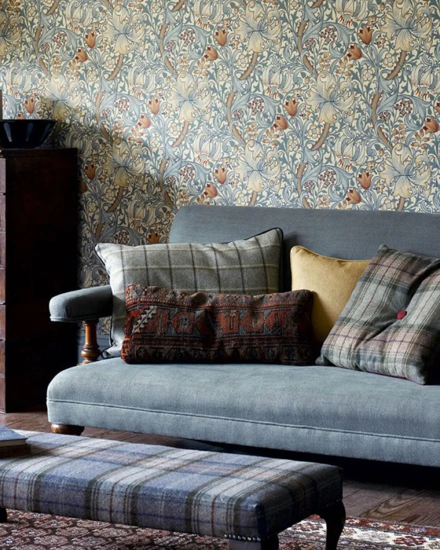 William Morris & Co. Tapet - Golden Lily Pale Biscuit