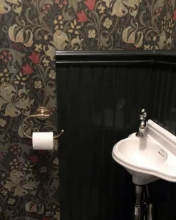 William Morris & Co. Tapet - Golden Lily Charcoal/Olive