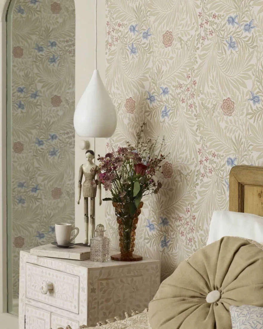 William Morris & Co. Tapet - Larkspur Manilla/Old Rose