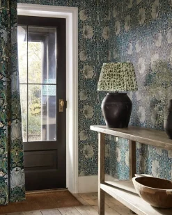 William Morris & Co. Tapet - Pimpernel Woad/Coral
